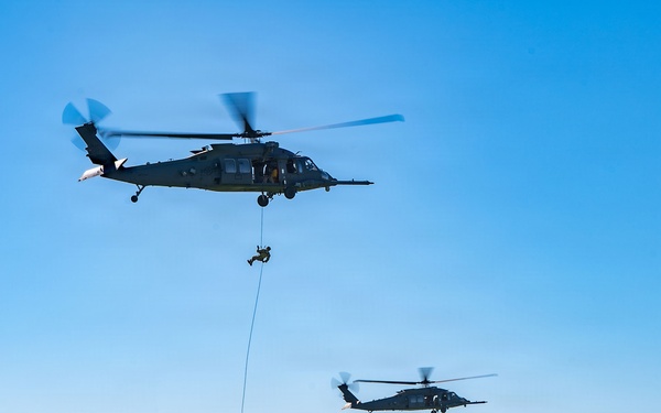 Steel Knight 25: Fast Roping and Hoist Training