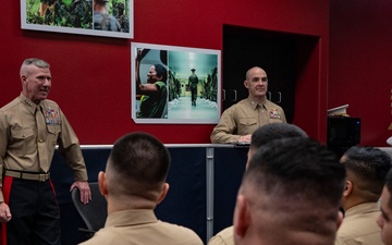 The 39th Commandant of the Marine Corps visits Recruiting Station Los Angeles