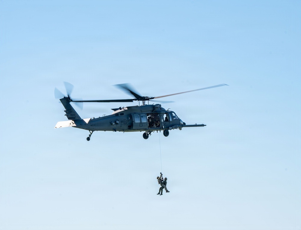 Steel Knight 25: Fast Roping and Hoist Training