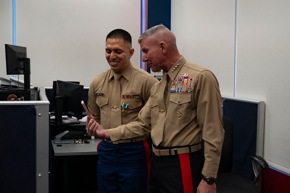 The 39th Commandant of the Marine Corps visits Recruiting Station Los Angeles