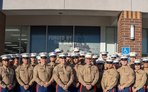 The 39th Commandant of the Marine Corps visits Recruiting Station Los Angeles