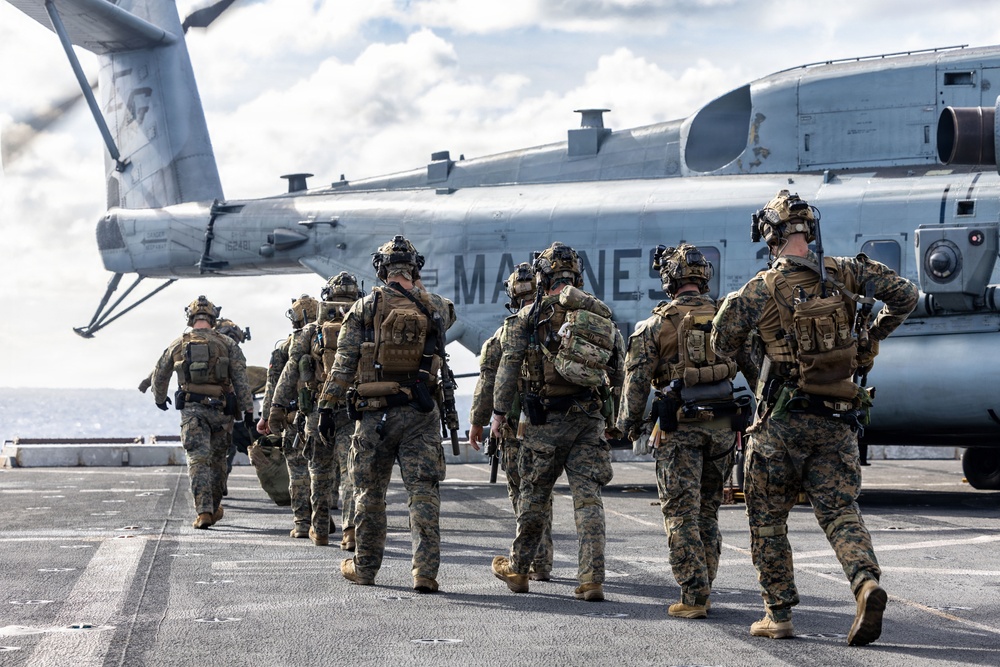 USS San Antonio Conducts Fast Rope Training Evolution