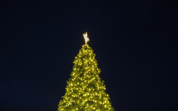 Fort Lee Community Welcomes Holiday Season at Annual Grand Illumination Ceremony