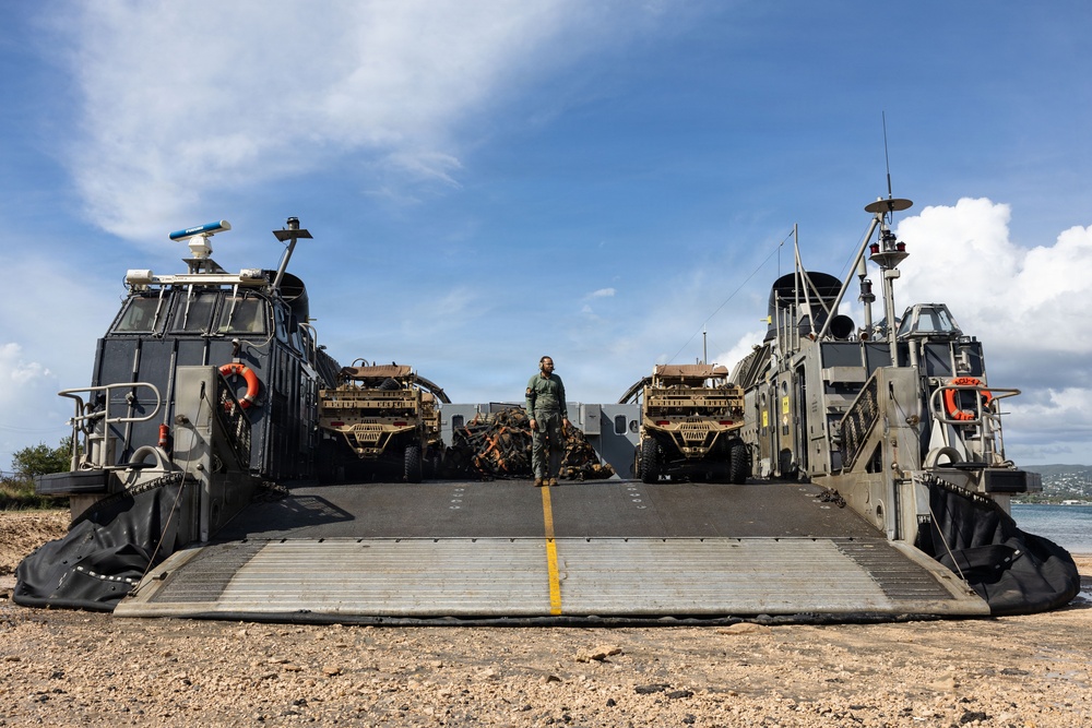 Landing craft, air cushion deliver U.S. Marines ashore