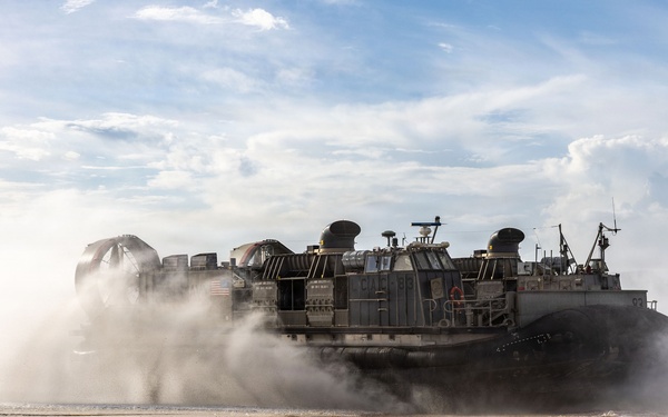 Landing craft, air cushion deliver U.S. Marines ashore