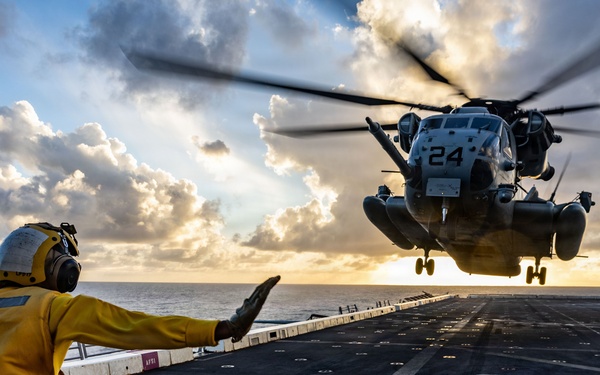 USS San Antonio (LPD 17) conducts flight operations