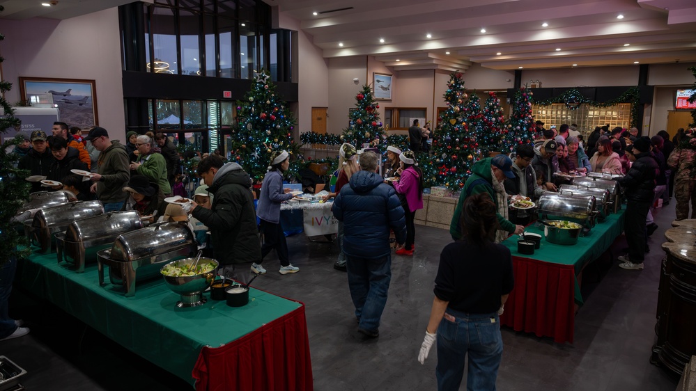 Team Osan celebrates annual Christmas tree lighting