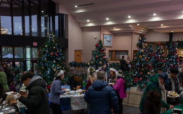 Team Osan celebrates annual Christmas tree lighting