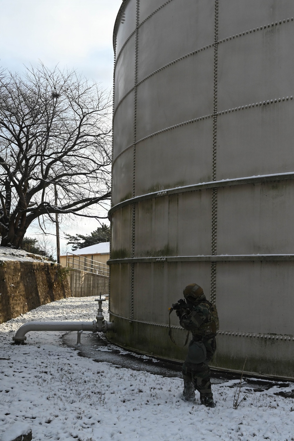 Wolf Pack defenders practice mass attack response protocol during Beverly Sentinel 26-1