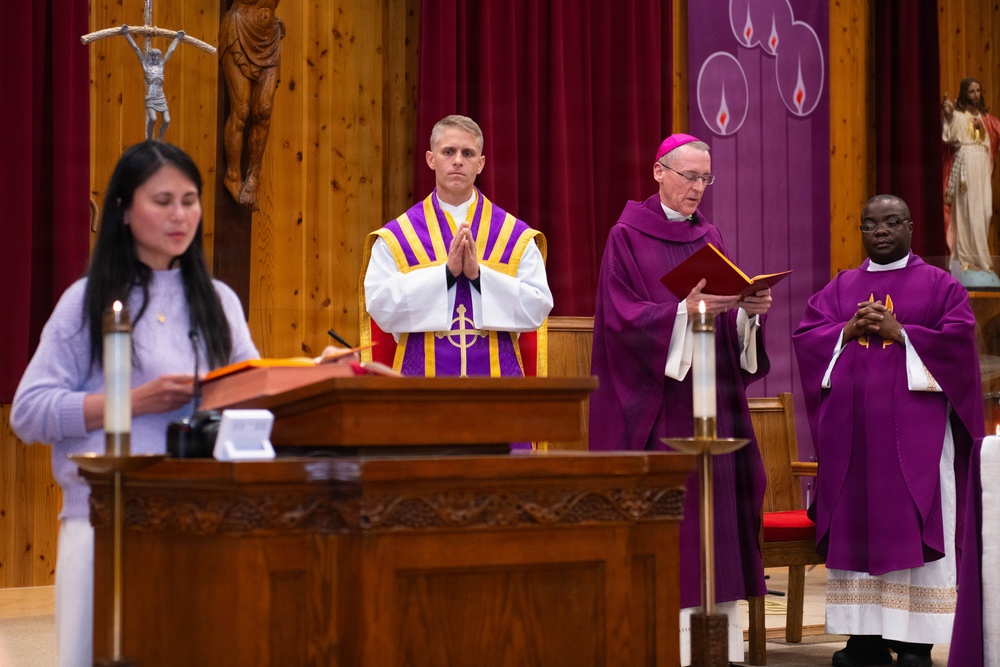 Bishop William Muhm Visits NAF Atsugi