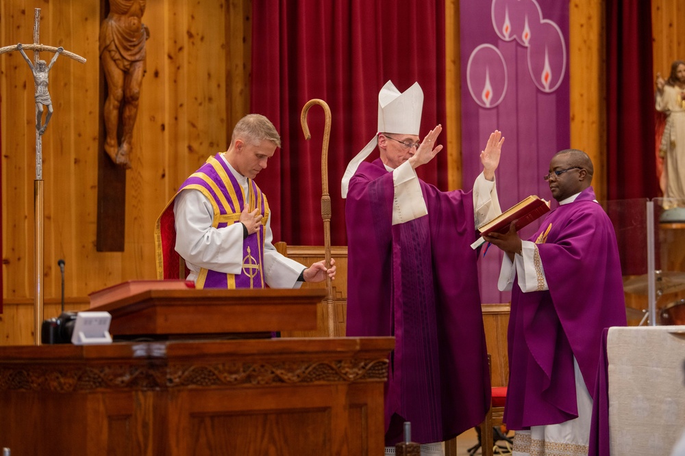 Bishop William Muhm Visits NAF Atsugi