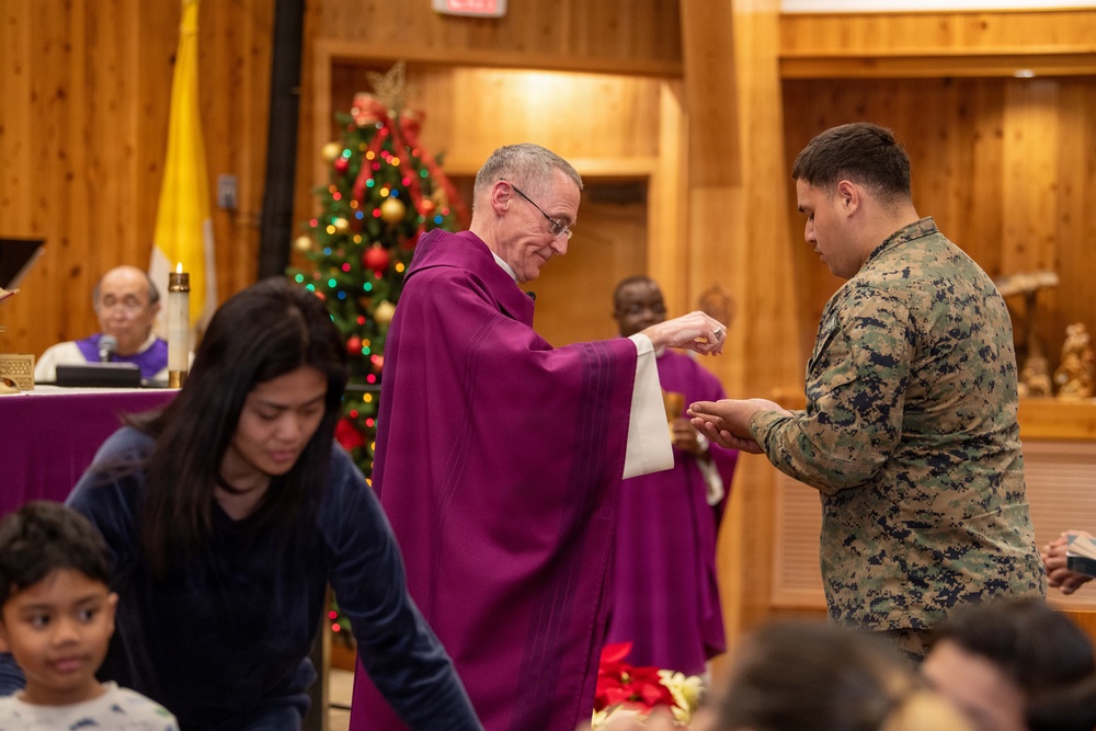 Bishop William Muhm Visits NAF Atsugi