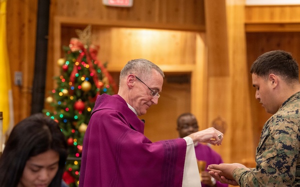 Bishop William Muhm Visits NAF Atsugi