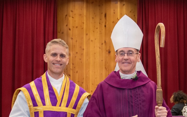 Bishop William Muhm Visits NAF Atsugi