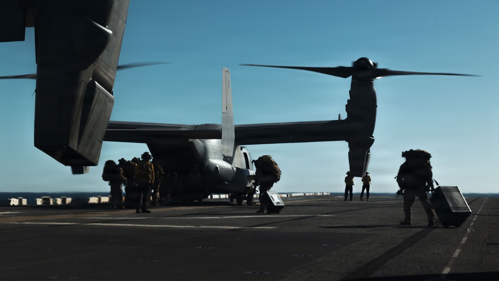 11th MEU Reconnaissance Marines, Sailors depart USS Boxer