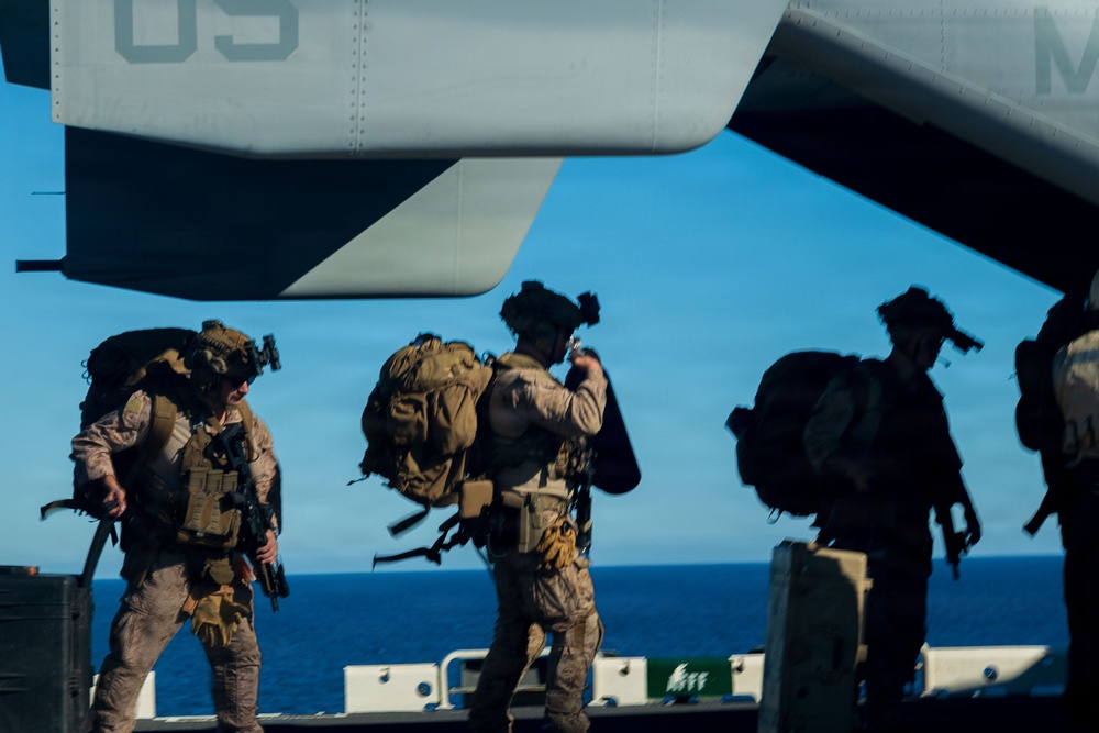 11th MEU Reconnaissance Marines, Sailors depart USS Boxer