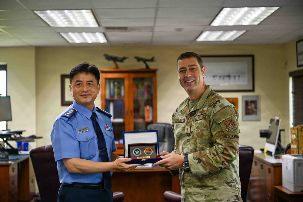 ROKAF Air University students tour Andersen AFB