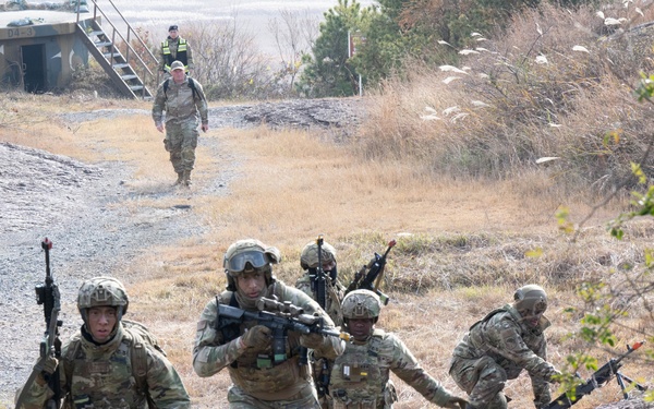 Wolf Pack defenders conduct field training exercise with OPFOR
