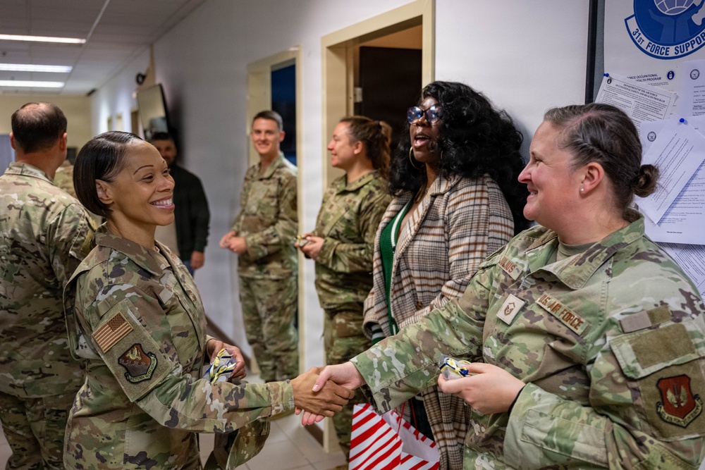 2025 31FW command team holiday tour