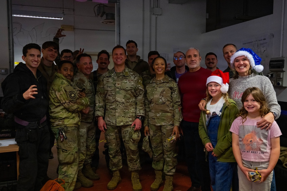 2025 31FW command team holiday tour