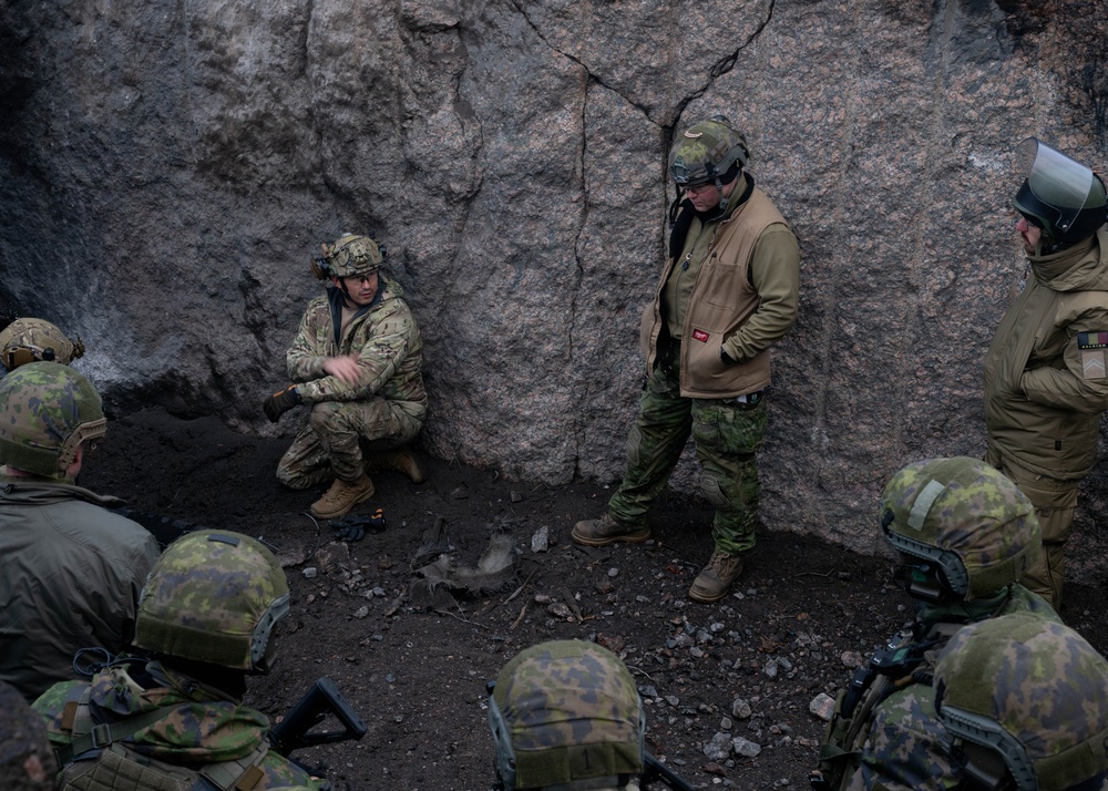 FREEZING WINDS 25 – EODMU8 LIVE DEMO