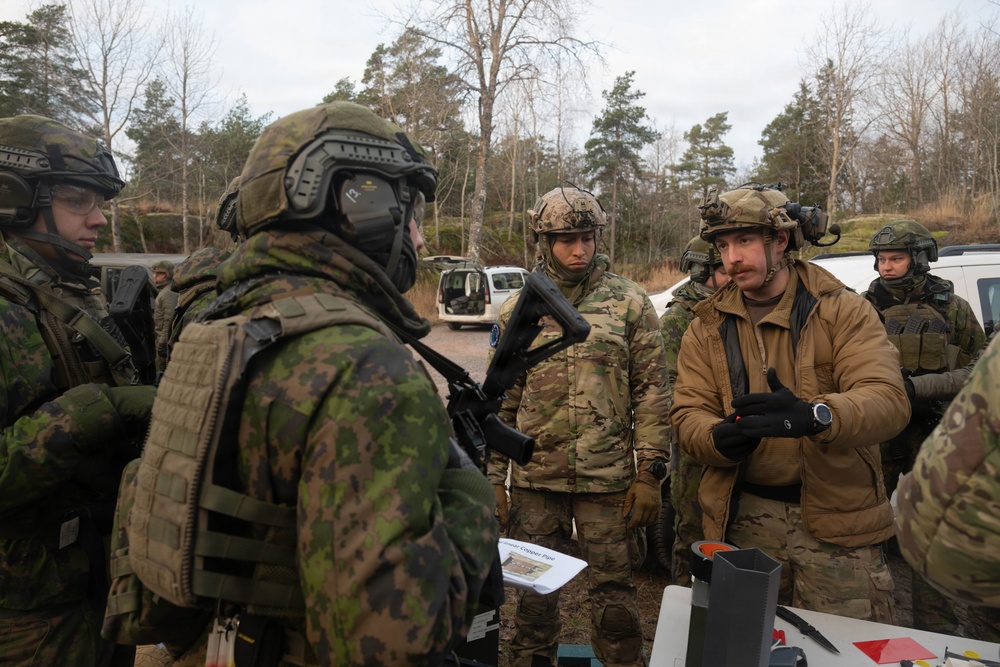 FREEZING WINDS 25 – EODMU8 LIVE DEMO