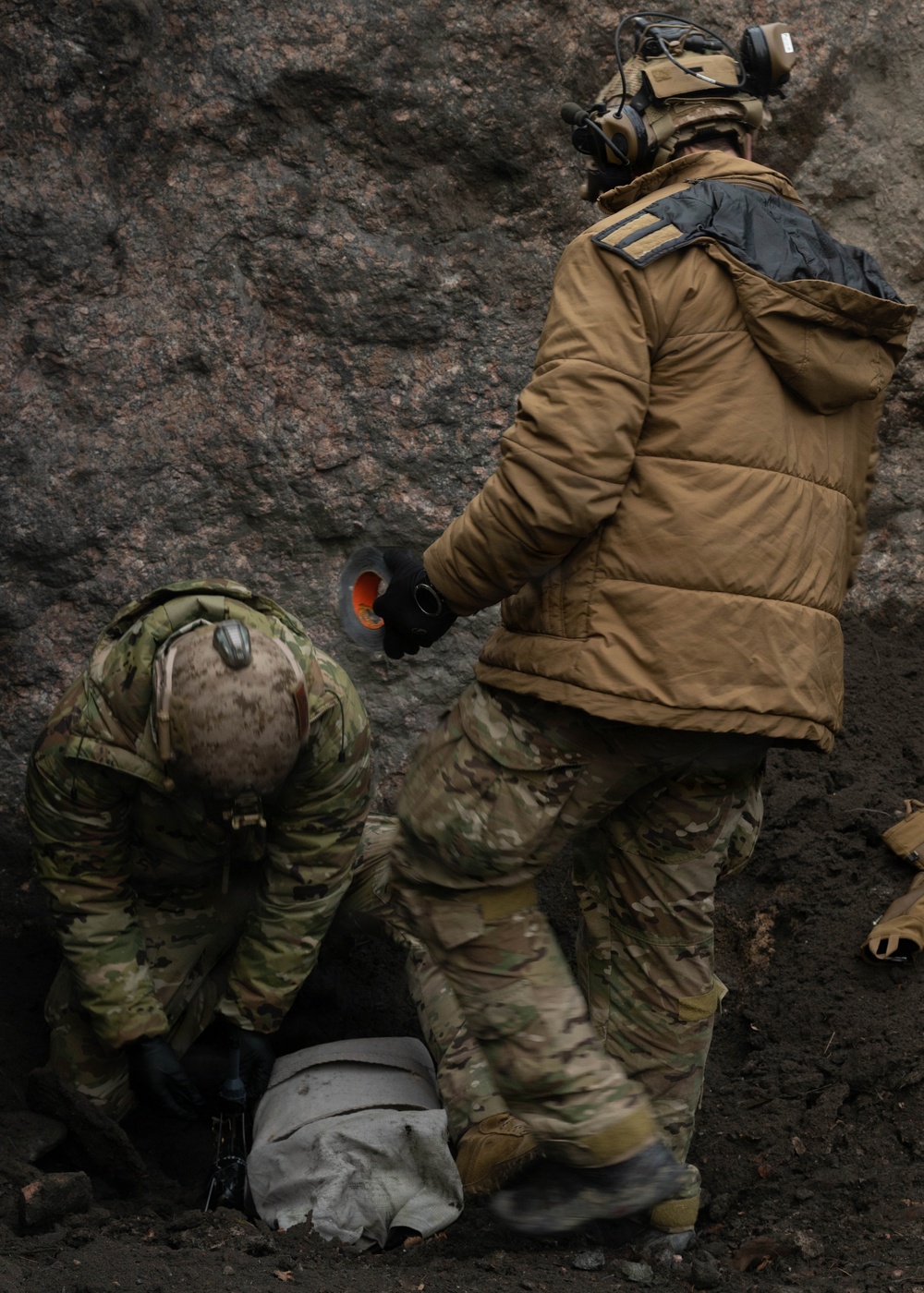 FREEZING WINDS 25 – EODMU8 LIVE DEMO