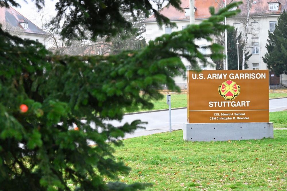 USAG Stuttgart hosts annual Christmas tree lighting