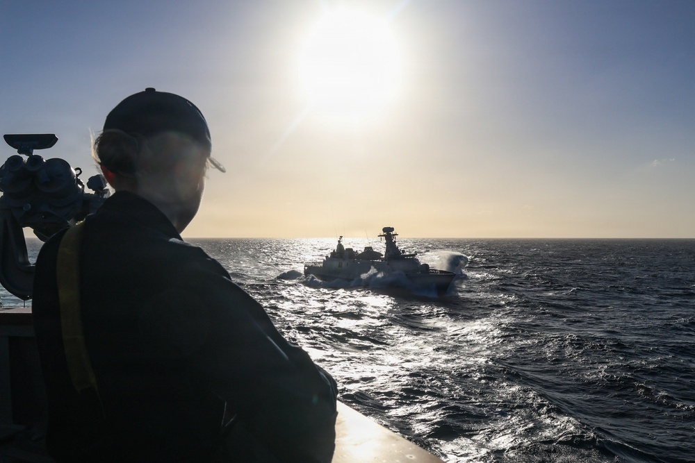 USS Paul Ignatius (DDG 117) Conducts a Passing Exercise