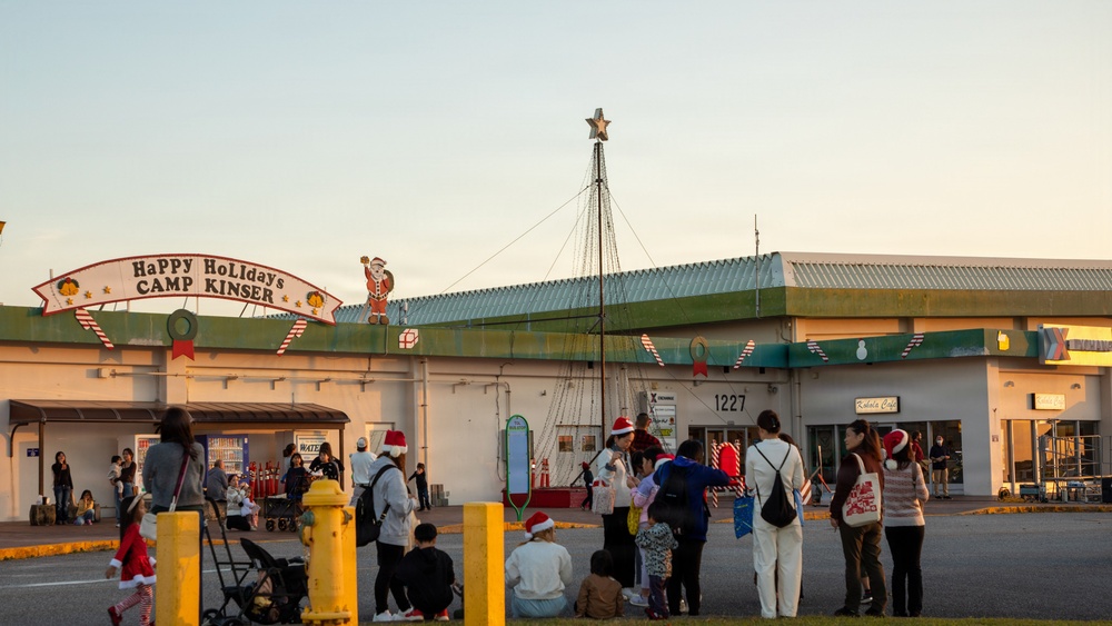 Camp Kinser Hosts Tree Lighting Ceremony