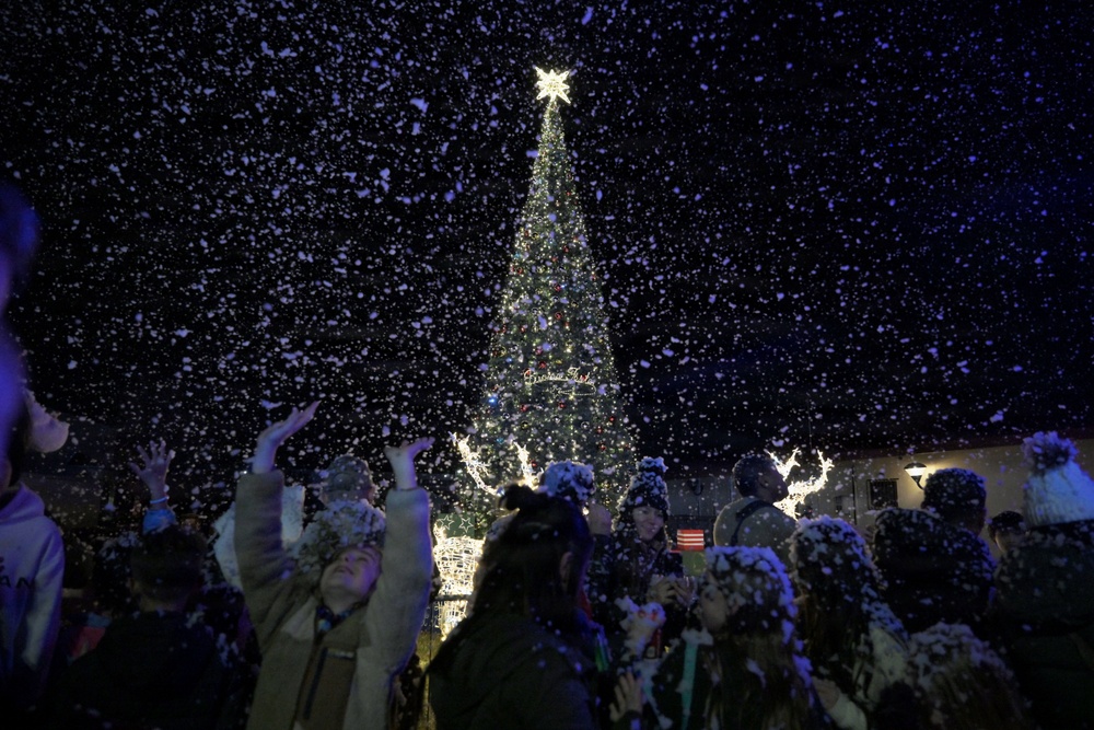 Aviano AB hosts tree lighting ceremony