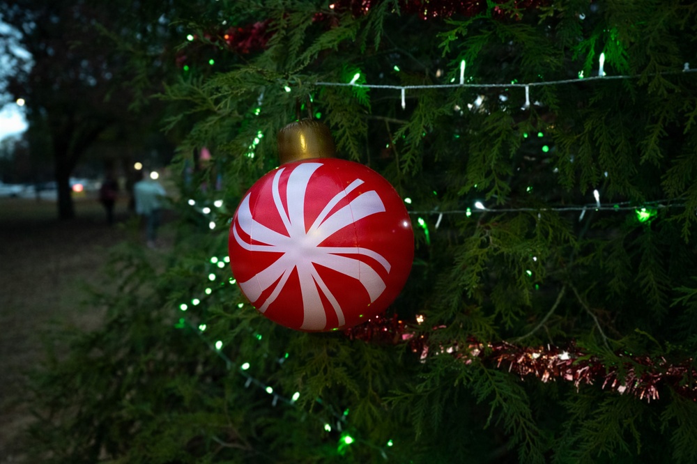 'Tis The Season: 20th FW hosts tree lighting ceremony