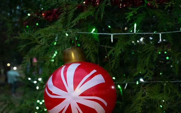 'Tis The Season: 20th FW hosts tree lighting ceremony