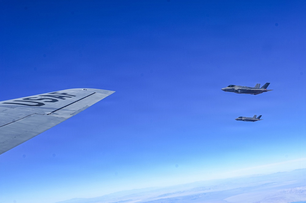 Arizona Cardinals Visit Goldwater Air National Guard Base