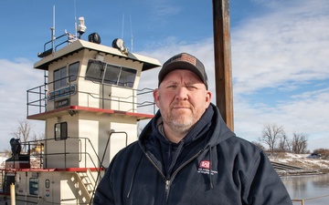 District employee charts final course toward master boat pilot license