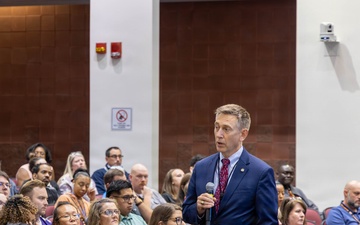 READY Forum connects employees to DLA mission, culture