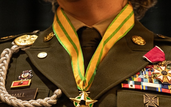 AKNG command senior enlisted leader Small hands reigns to Phlegar, celebrates retirement