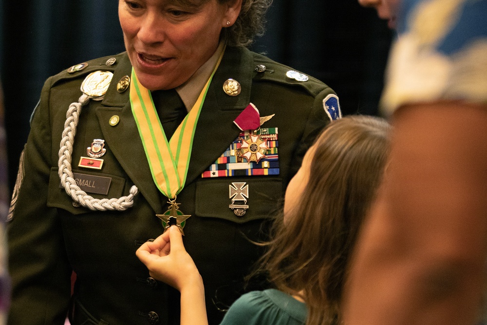 AKNG command senior enlisted leader Small hands reigns to Phlegar, celebrates retirement