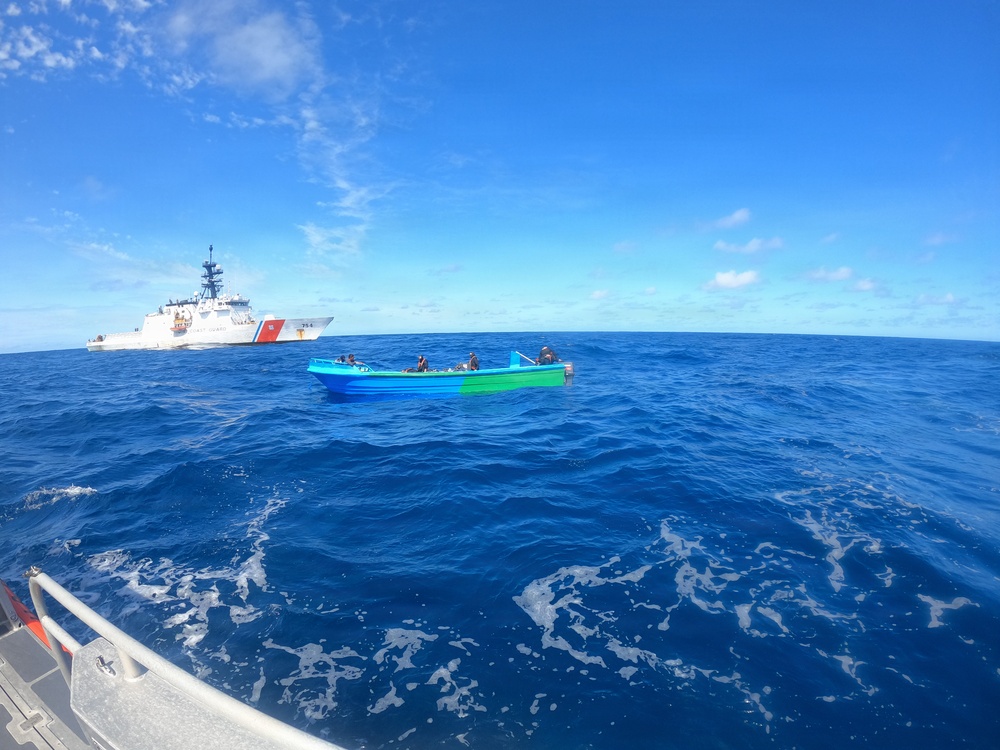 Coast Guard Cutter James conducts counter-drug patrol in Eastern Pacific Ocean