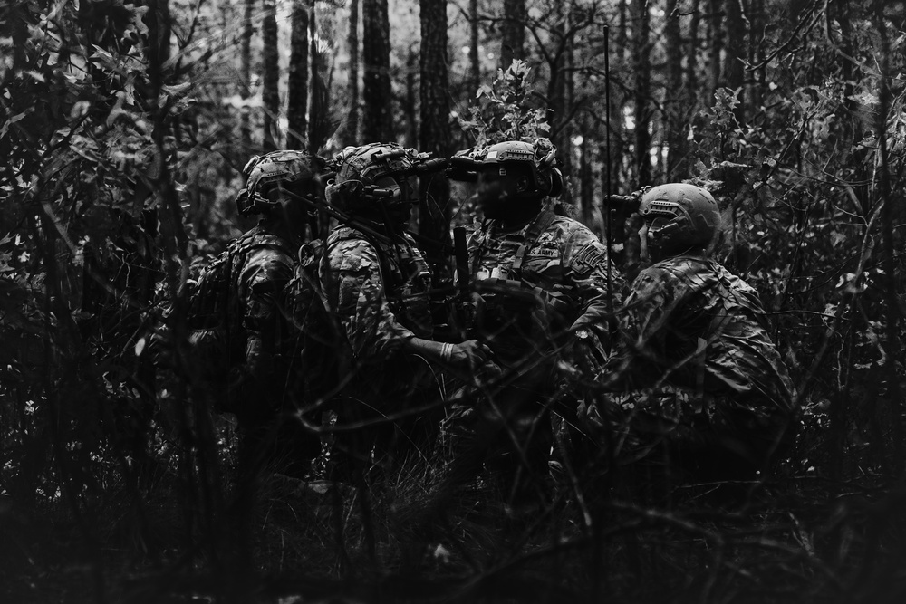 Special Operations Forces Train With Conventional Units During Validation Exercise