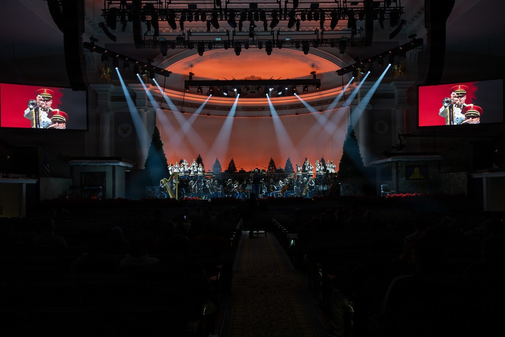 US Army Band performs American Holiday Festival