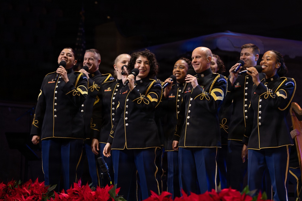 US Army Band performs American Holiday Festival
