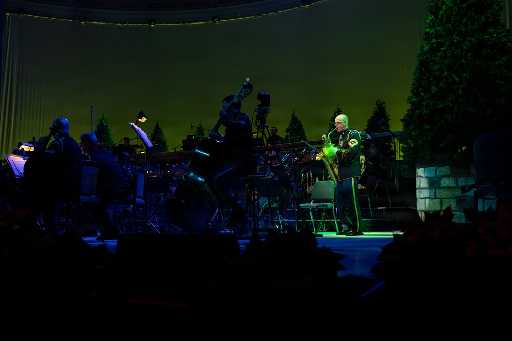 US Army Band performs American Holiday Festival