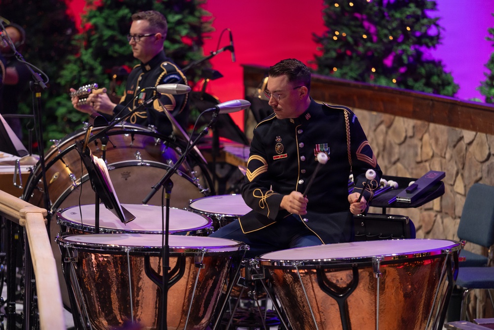 US Army Band performs American Holiday Festival