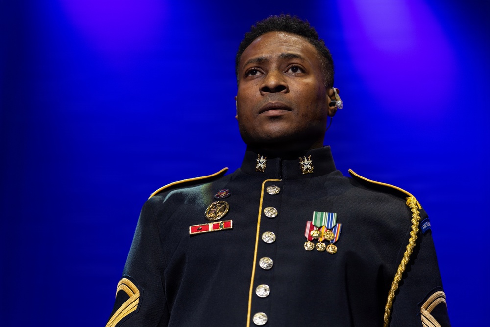 US Army Band performs American Holiday Festival