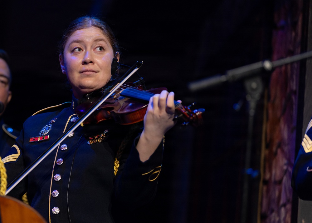 US Army Band performs American Holiday Festival