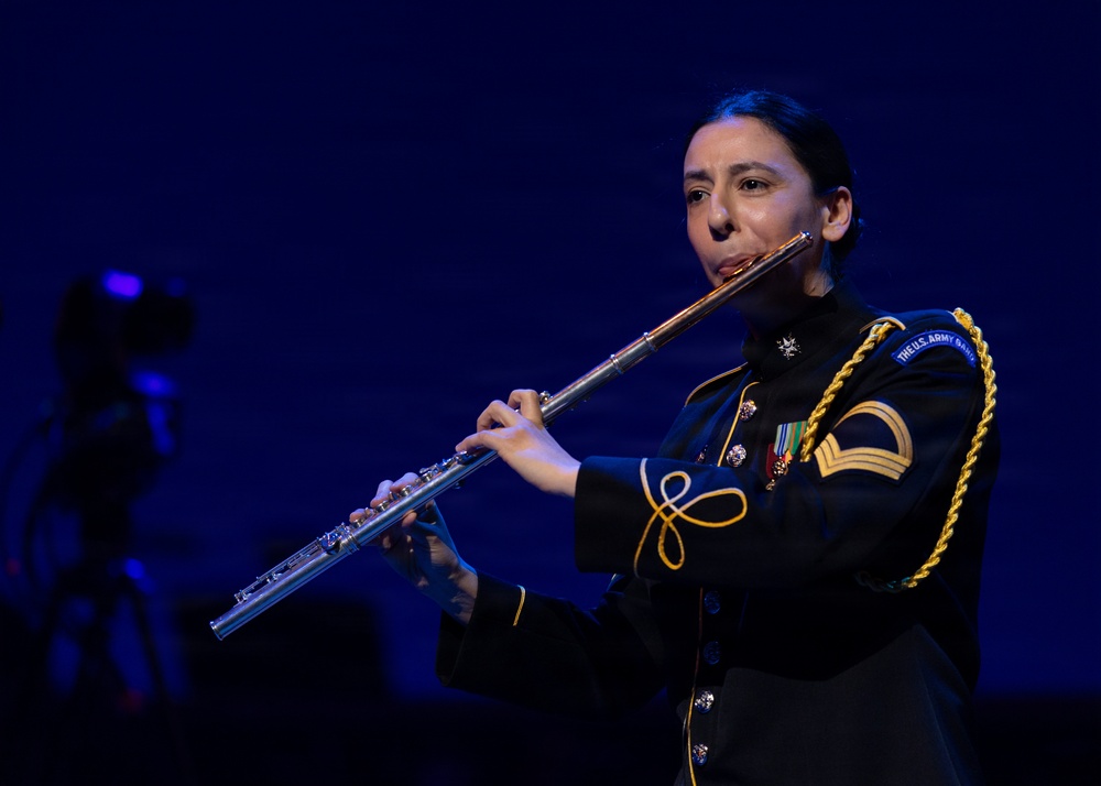US Army Band performs American Holiday Festival