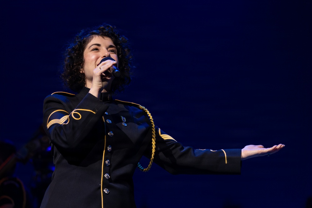 US Army Band performs American Holiday Festival