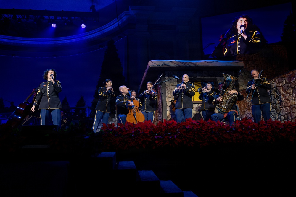 US Army Band performs American Holiday Festival