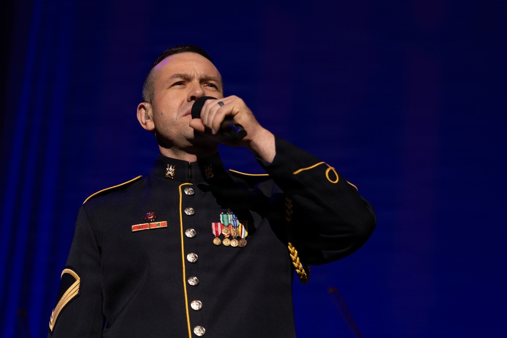 US Army Band performs American Holiday Festival
